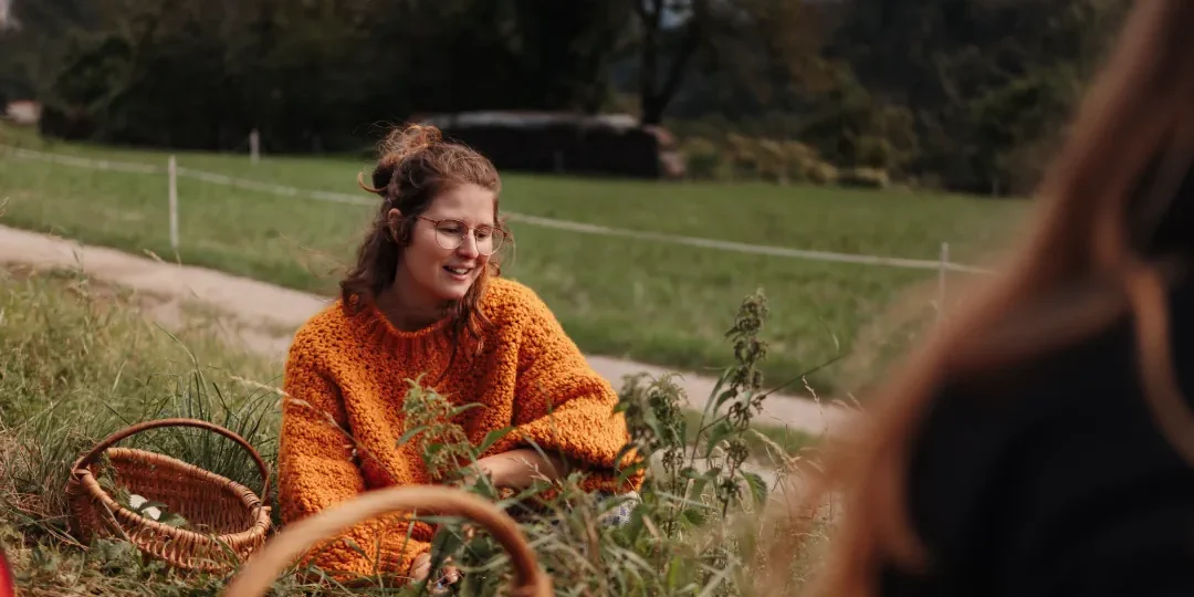 Monika Golja ki vodi nabiralniško delavnico