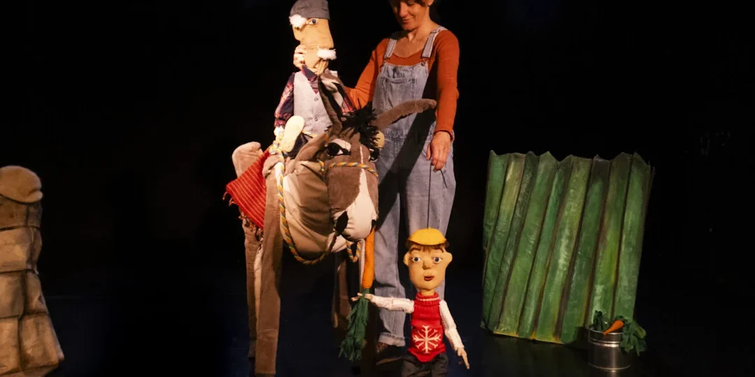 Slika iz predstave Vsem ljudem nikoli ne ustrežeš