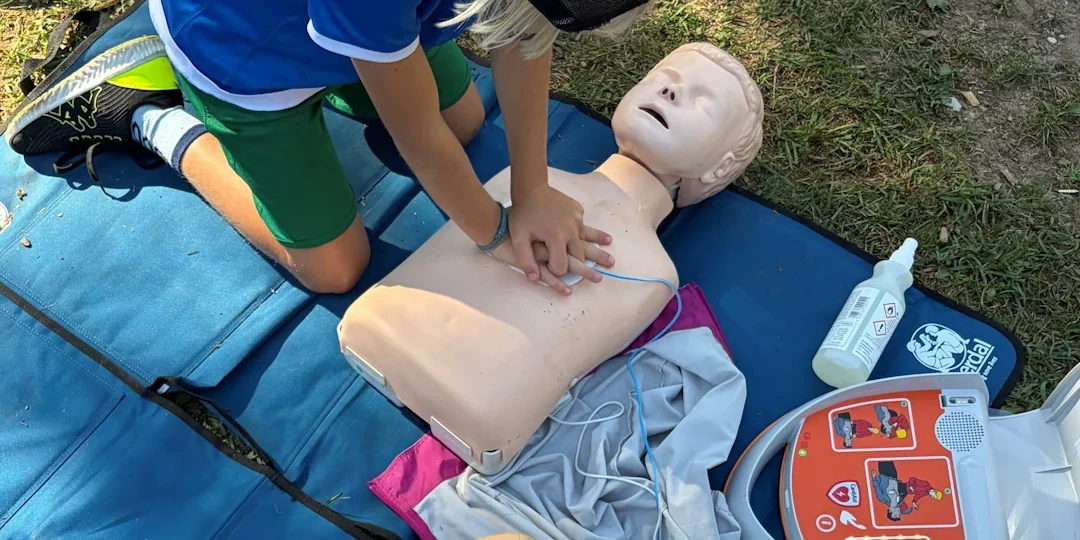 aed1 Prikaz oživljanja z AED